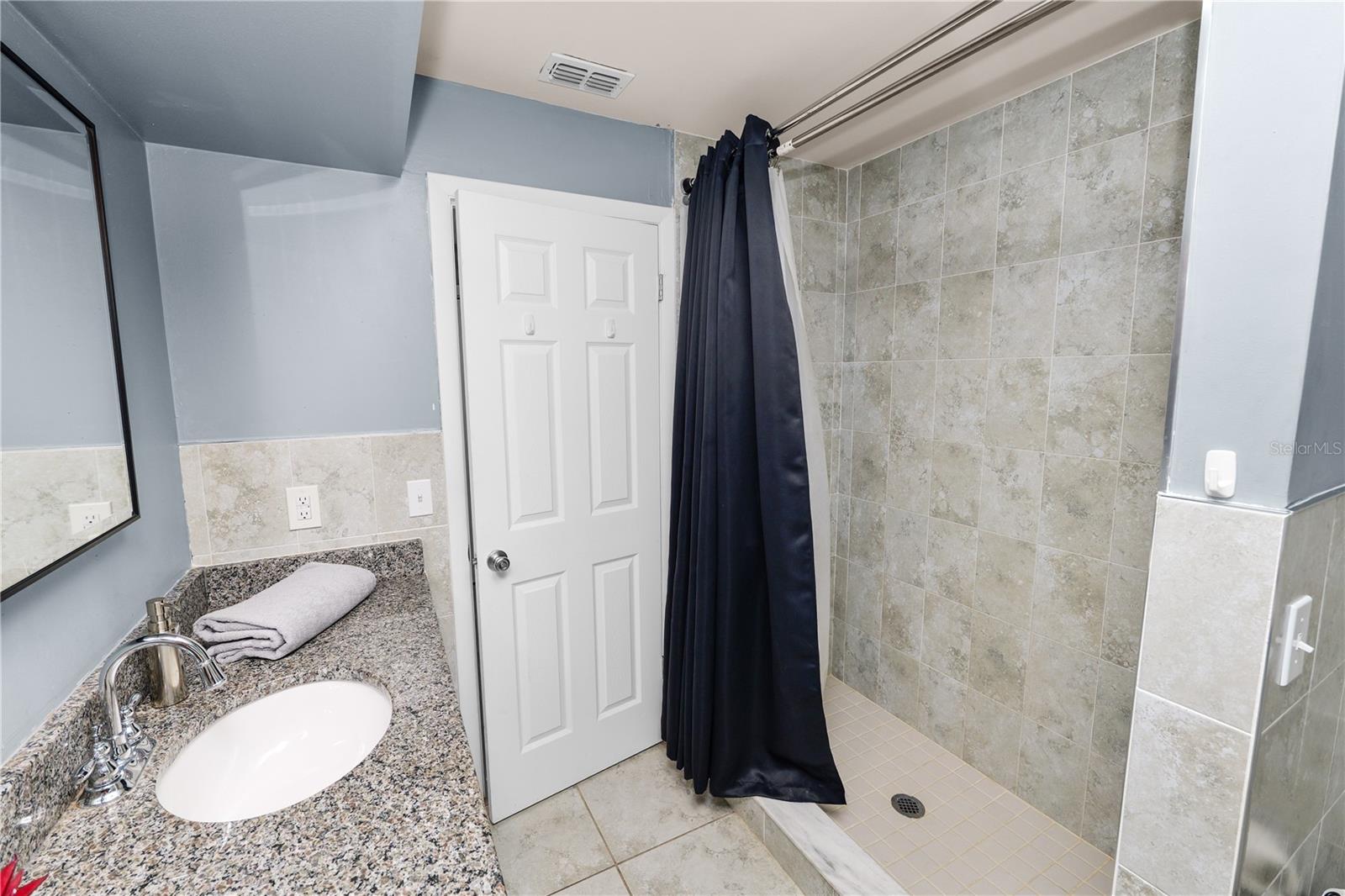 ARIANA HILLS - Residential