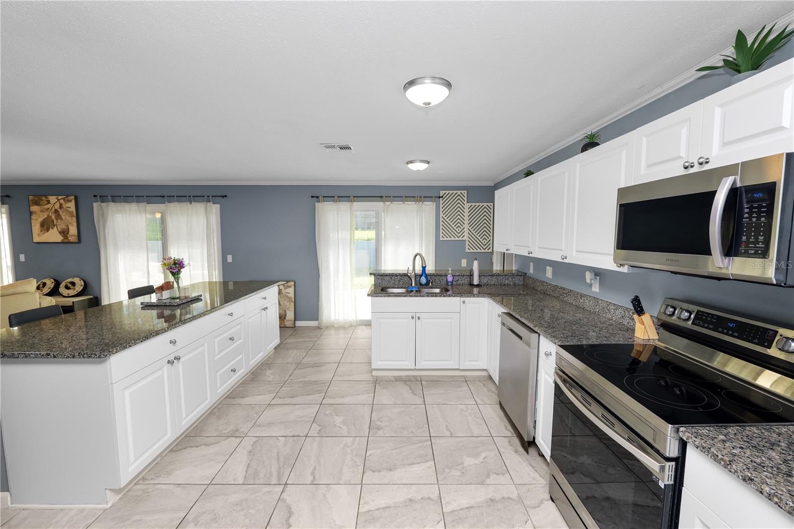 ARIANA HILLS - Residential