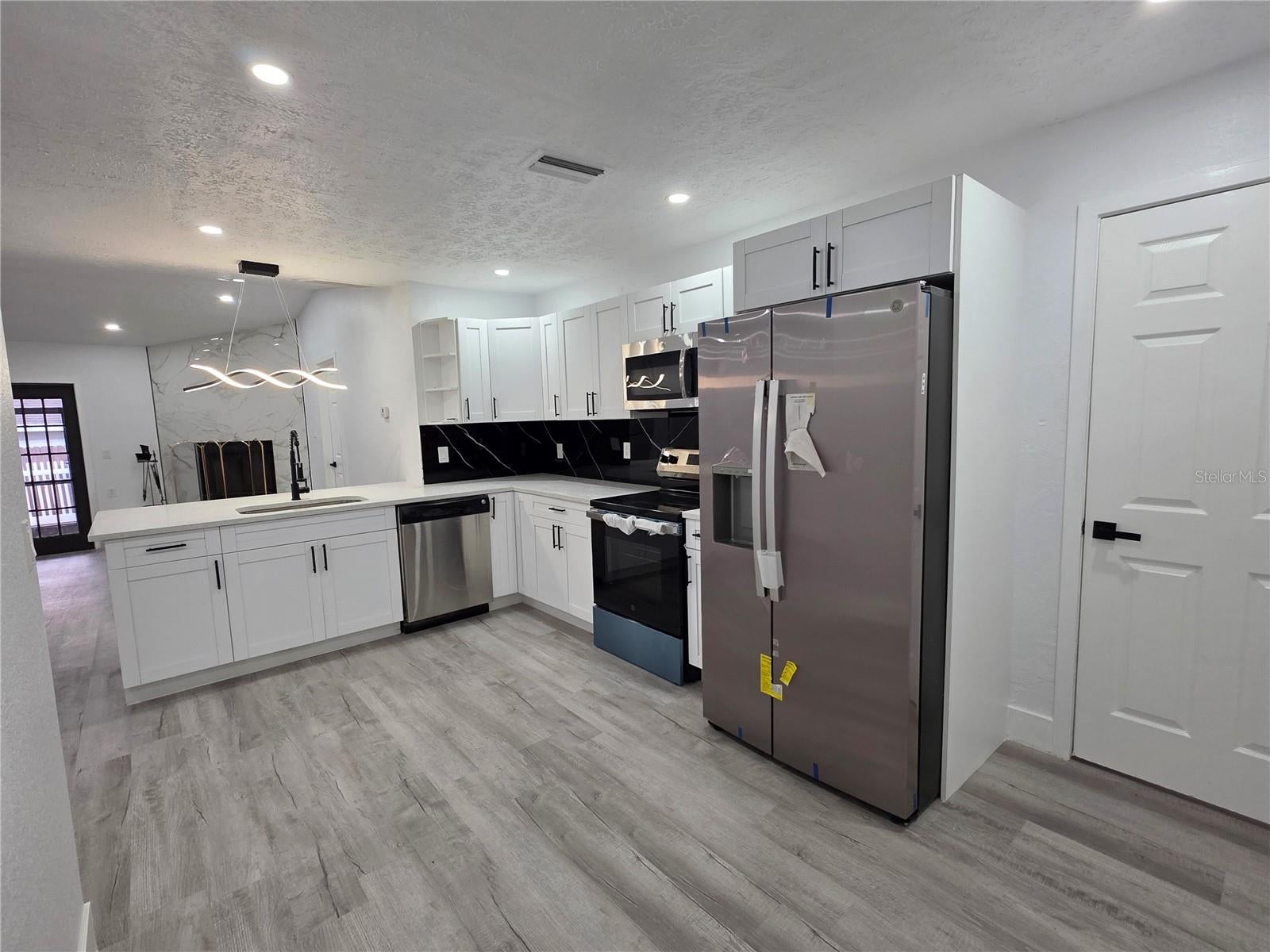 5044 ROANOKE DRIVE