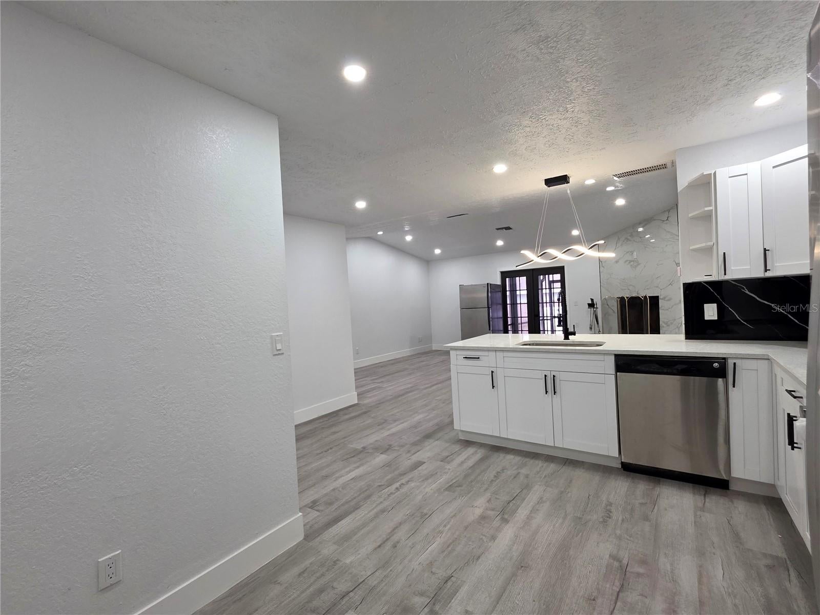 5044 ROANOKE DRIVE