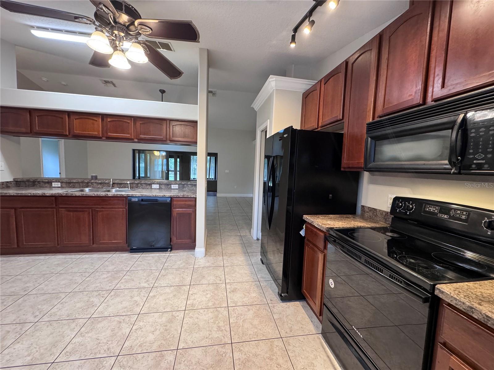 EAST LAKE RESERVE AT NARCOOSSEE UNIT 2 - Residential Lease