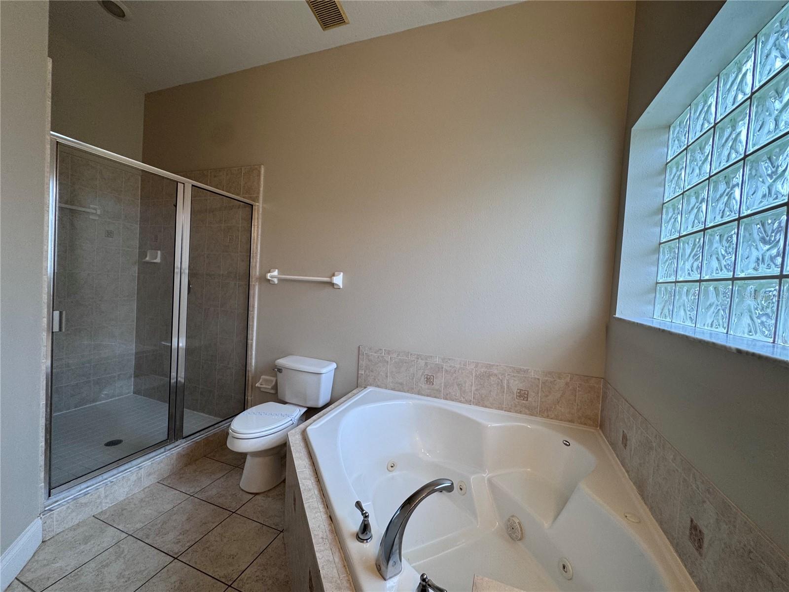 EAST LAKE RESERVE AT NARCOOSSEE UNIT 2 - Residential Lease