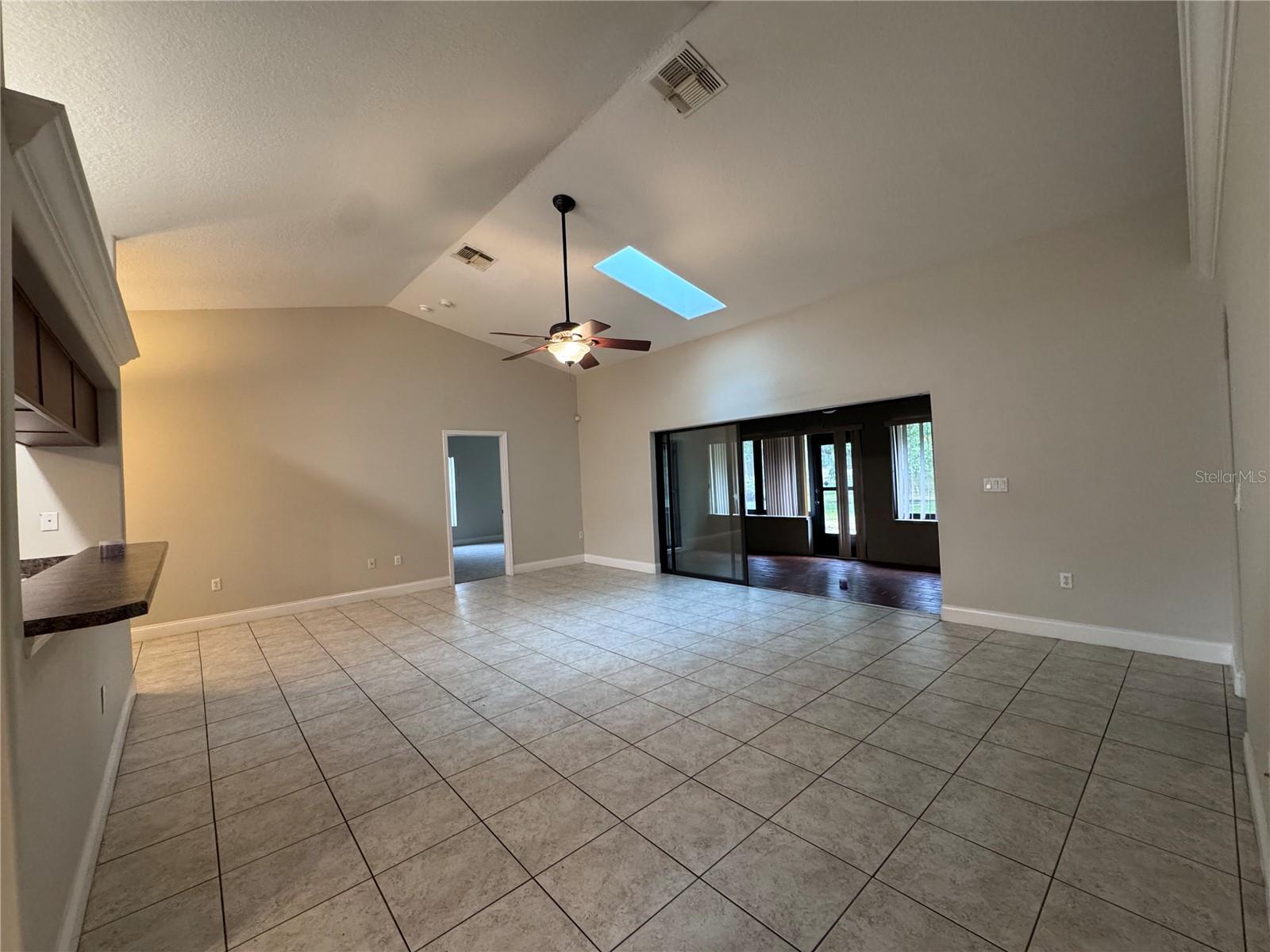 EAST LAKE RESERVE AT NARCOOSSEE UNIT 2 - Residential Lease