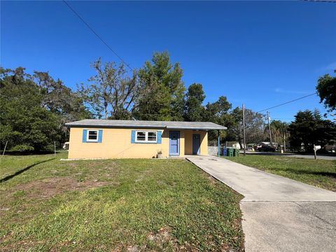 Photo of 1602 E Annona Avenue, Tampa, FL 33612 (MLS # TB8488171)