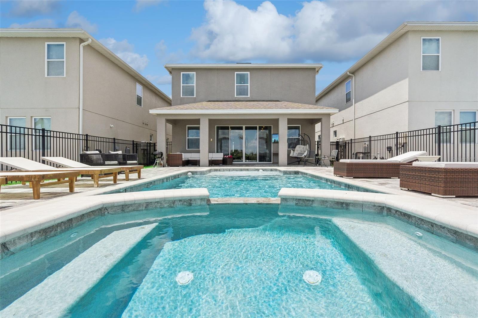 REUNION WEST 4 REP - Residential