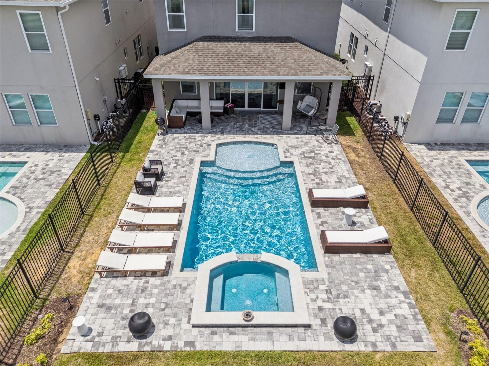 REUNION WEST 4 REP - Residential