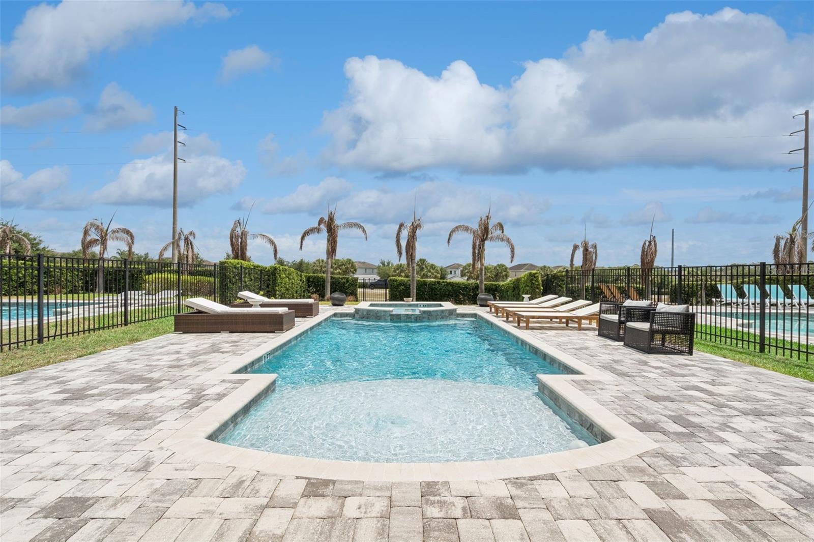 REUNION WEST 4 REP - Residential
