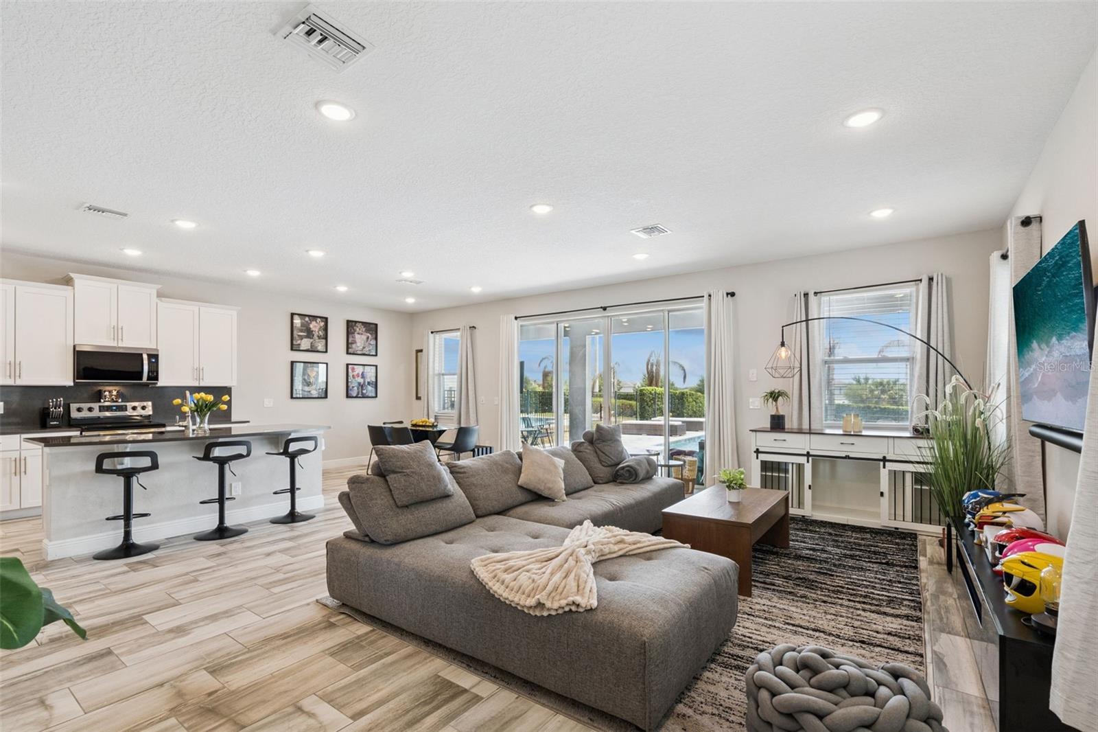 REUNION WEST 4 REP - Residential