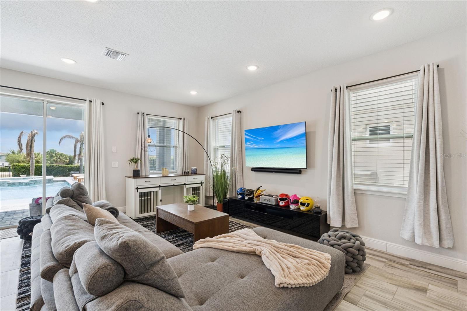 REUNION WEST 4 REP - Residential