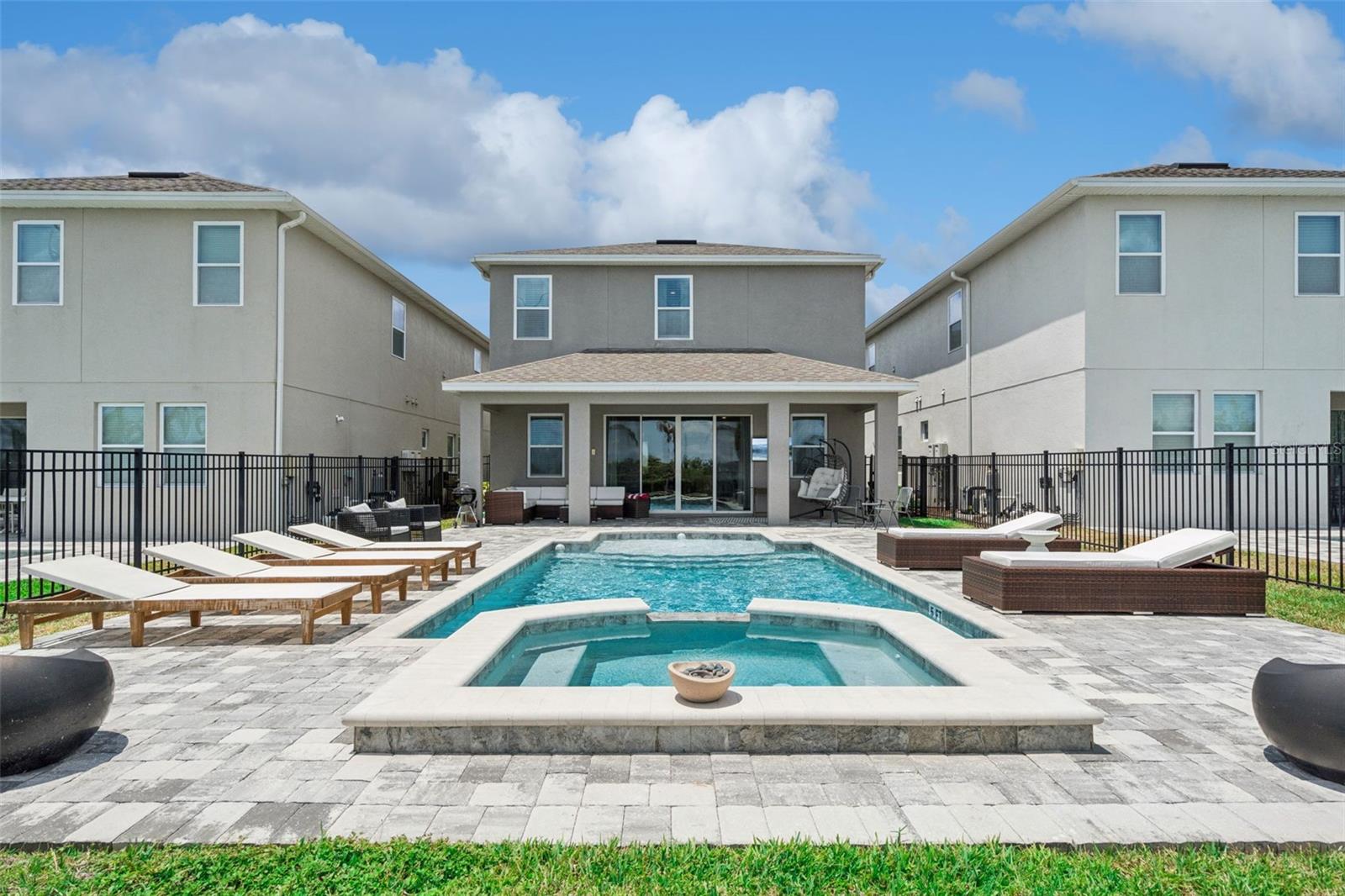 REUNION WEST 4 REP - Residential