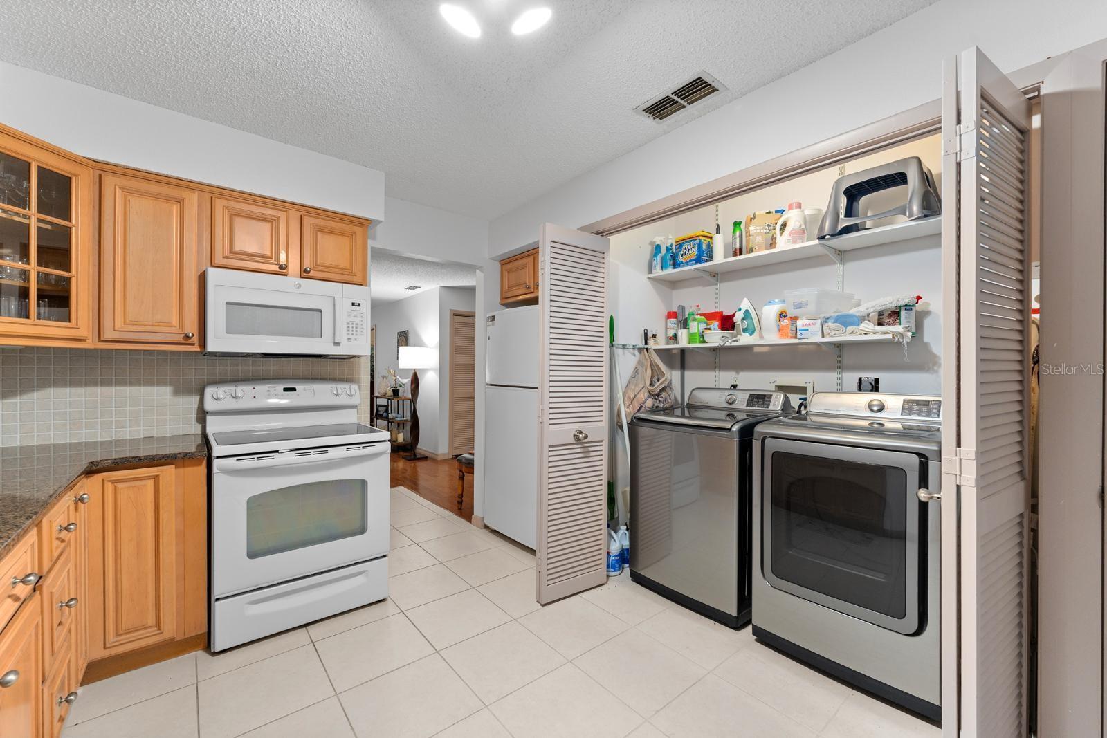 BEACON WOODS WEDGEWOOD CONDO - Residential