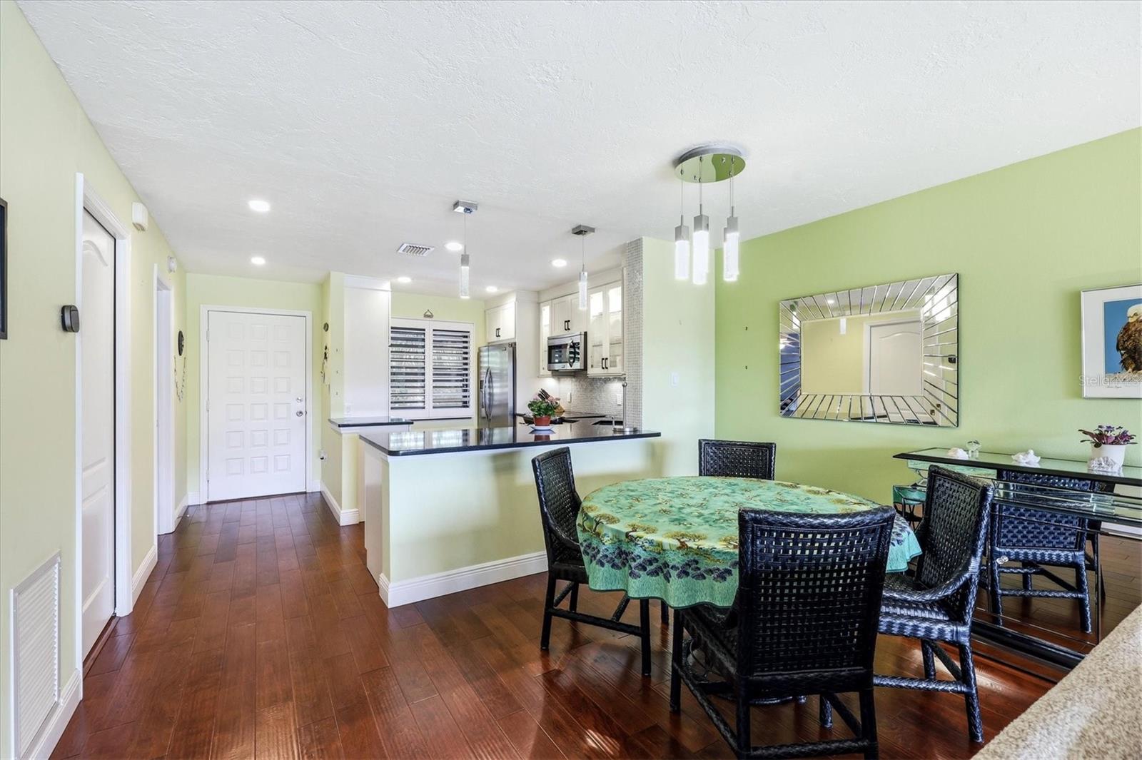 VILLAGE LAKE / THE MEADOWS - Residential