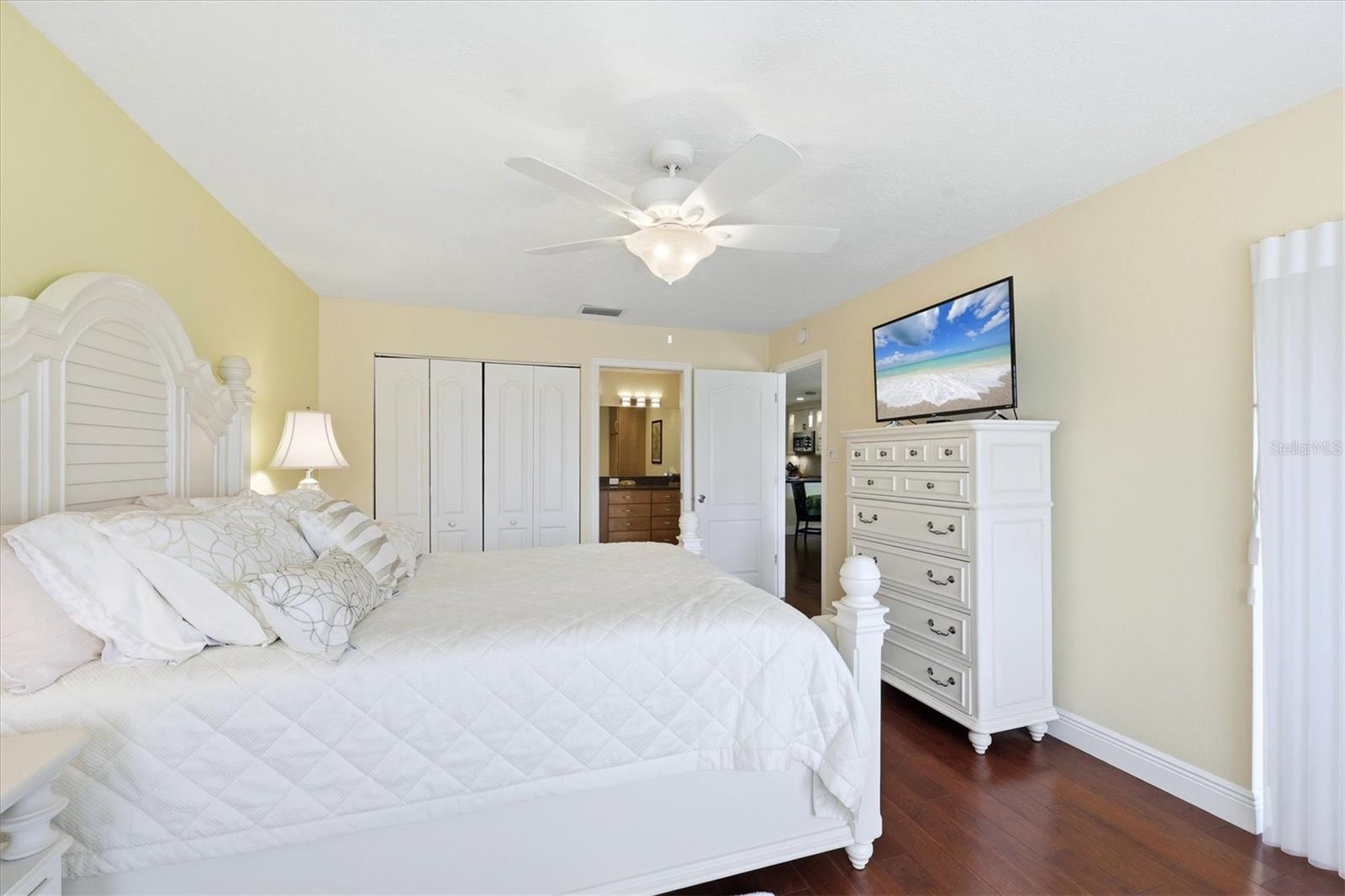 VILLAGE LAKE / THE MEADOWS - Residential