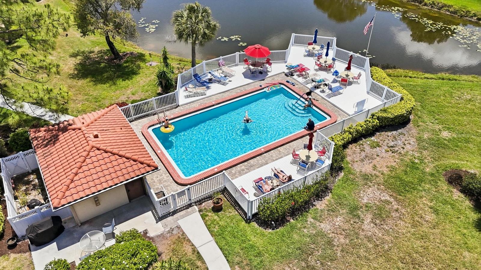 VILLAGE LAKE / THE MEADOWS - Residential