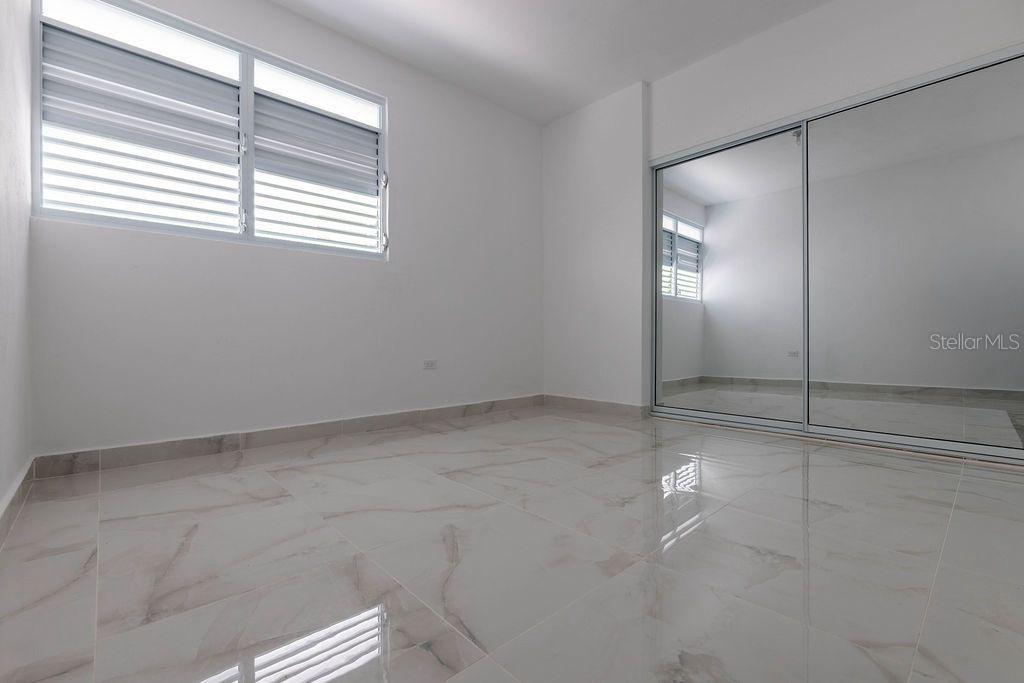 URN ANTON SANTI - Residential