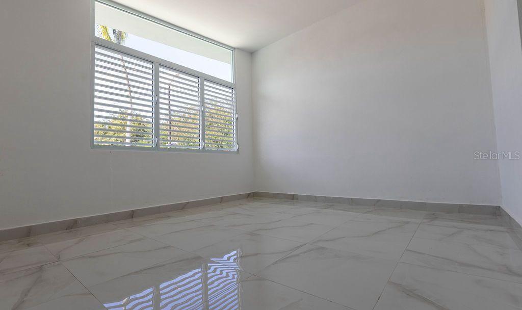 URN ANTON SANTI - Residential