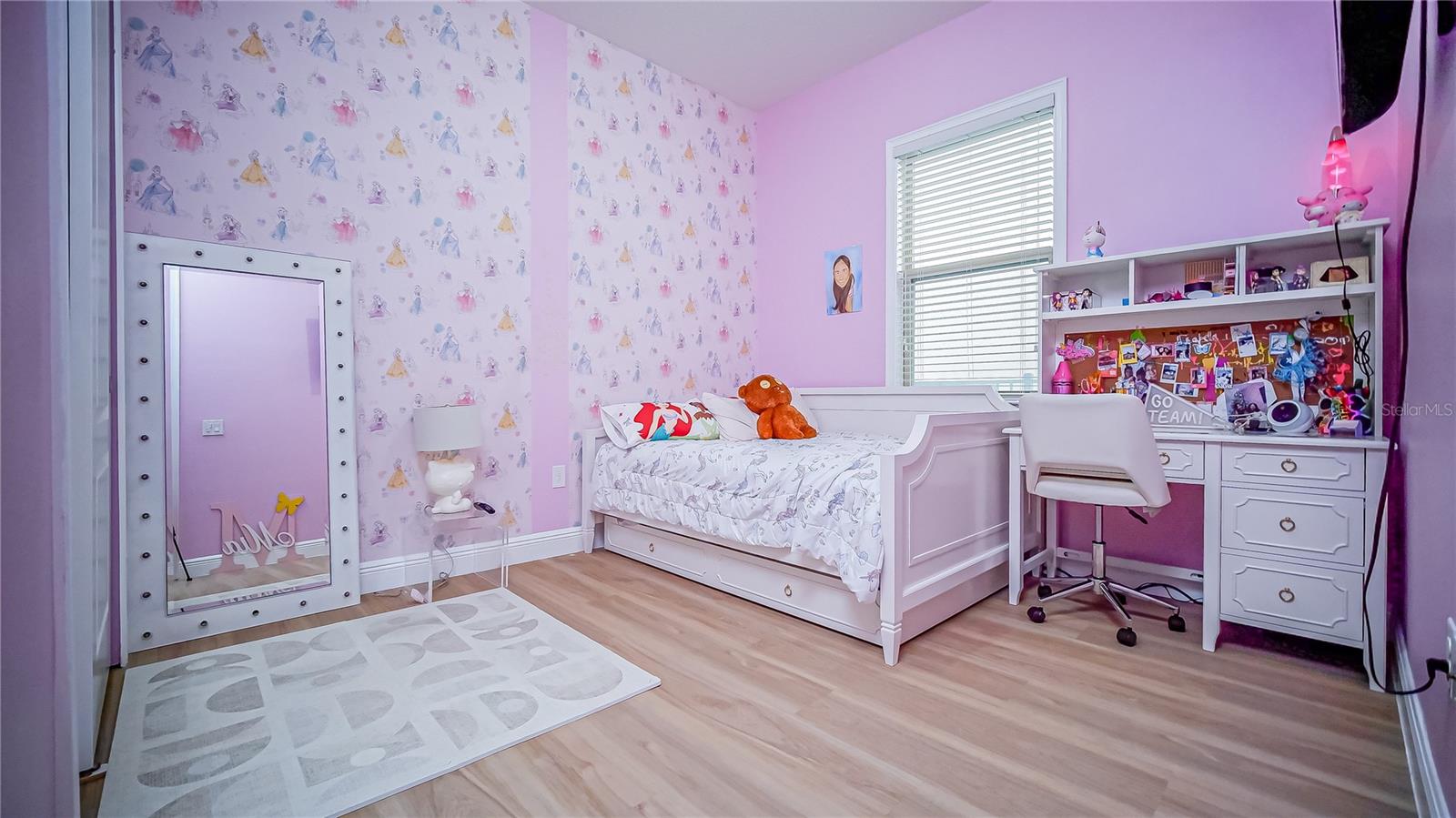 EAGLE CREEK VILLAGE - Residential