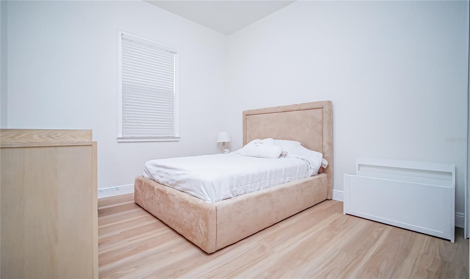 EAGLE CREEK VILLAGE - Residential