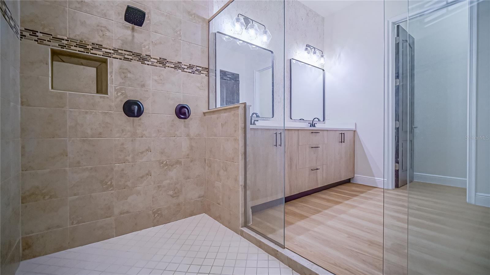 EAGLE CREEK VILLAGE - Residential