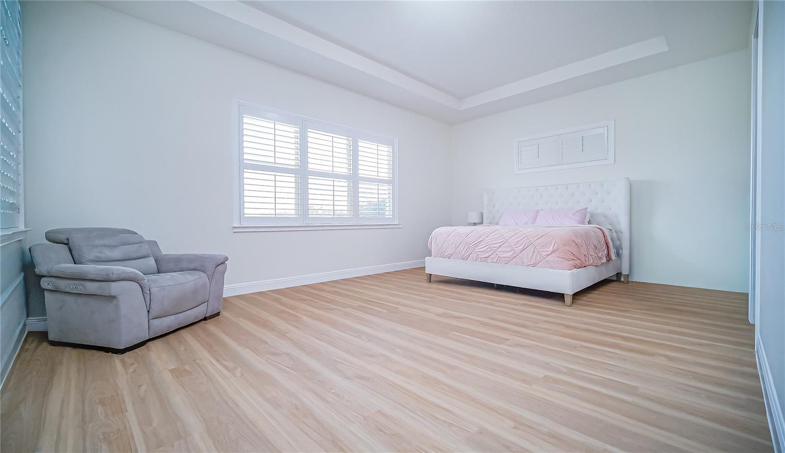 EAGLE CREEK VILLAGE - Residential