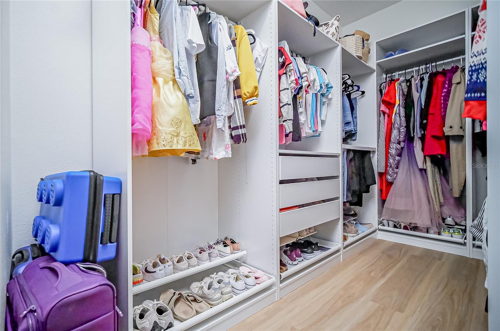 EAGLE CREEK VILLAGE - Residential