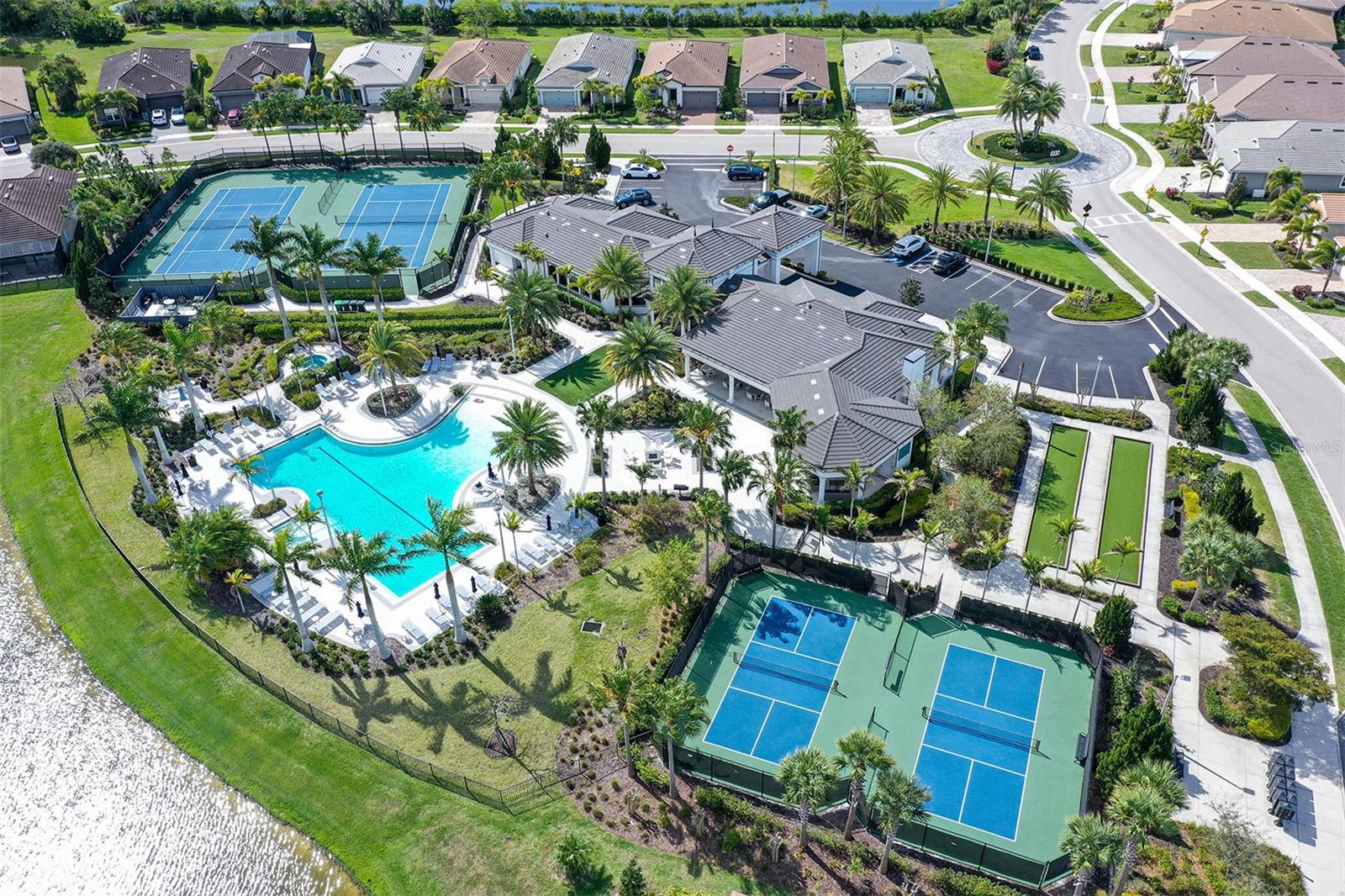 SUNRISE PRESERVE - Residential