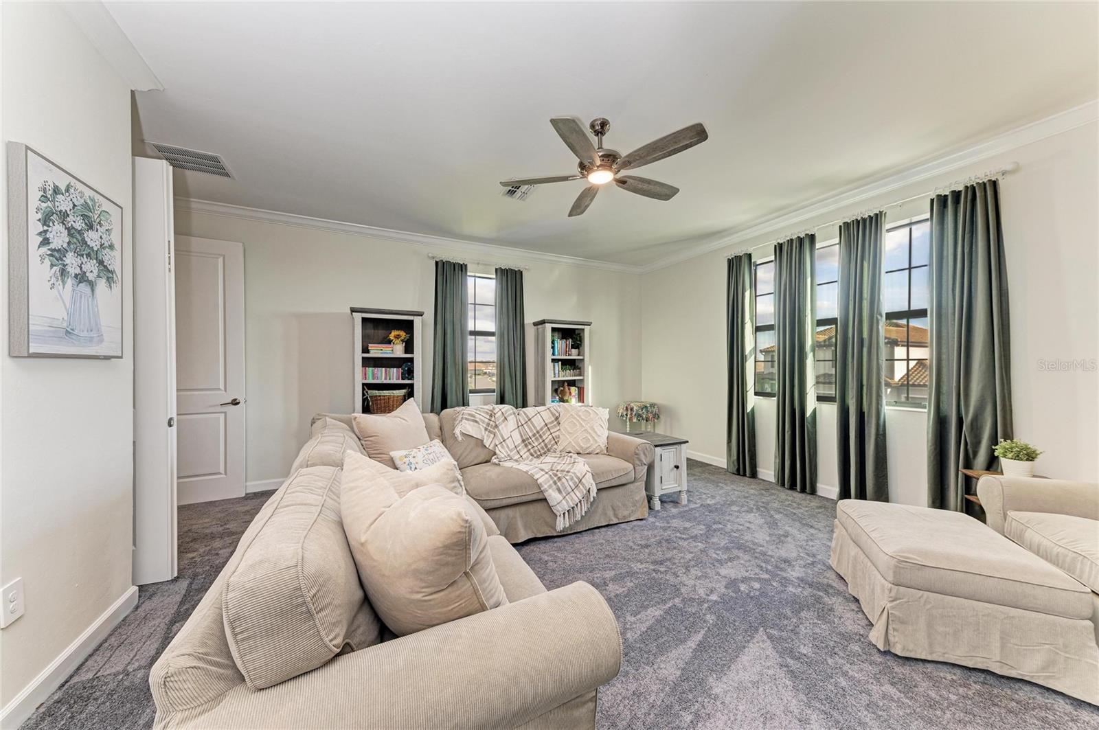 LORRAINE LAKES - Residential