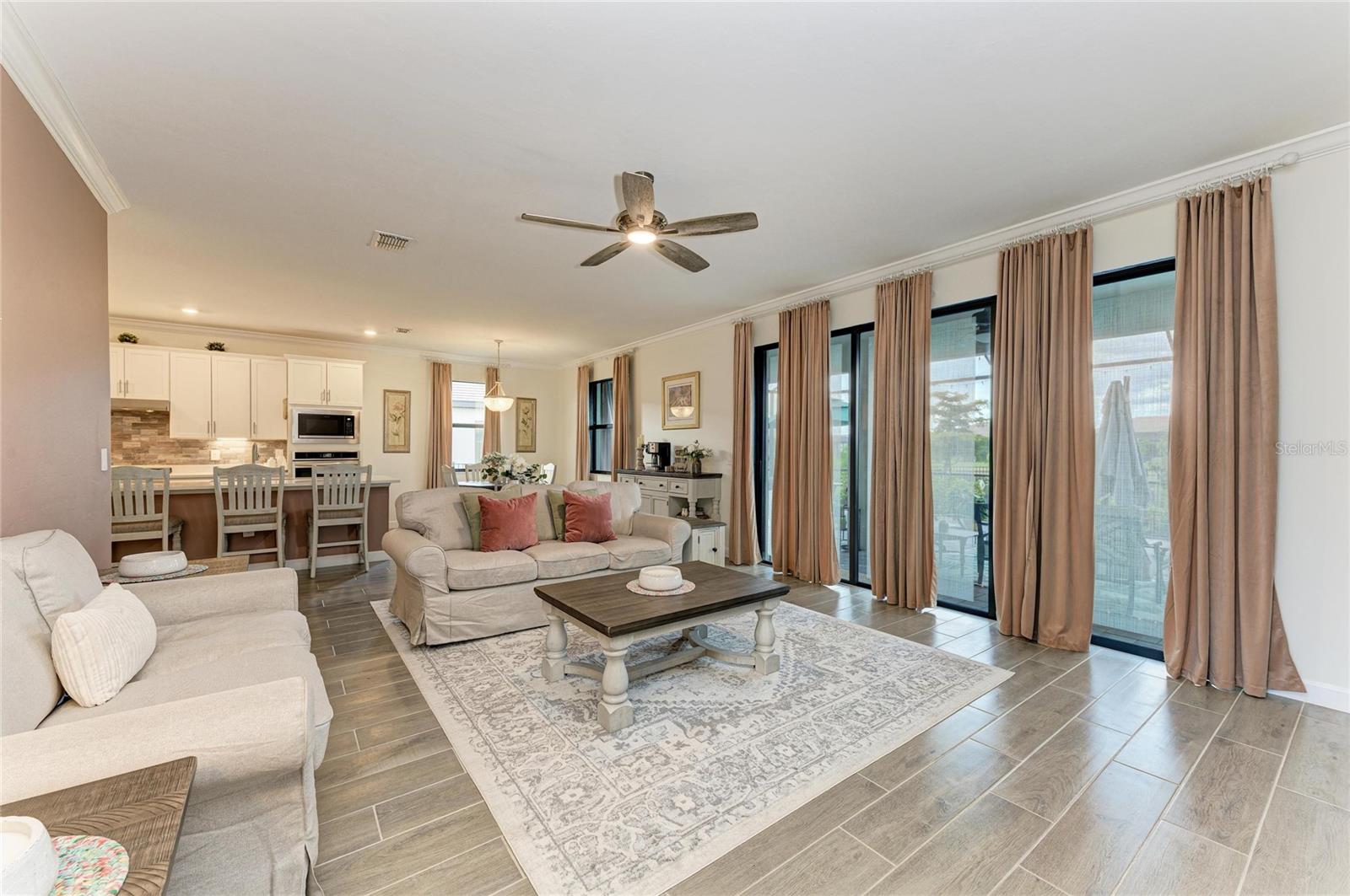 LORRAINE LAKES - Residential