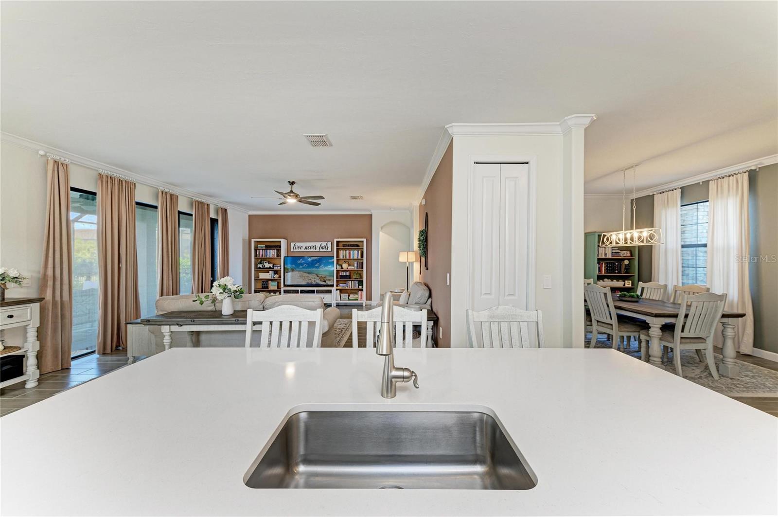 LORRAINE LAKES - Residential