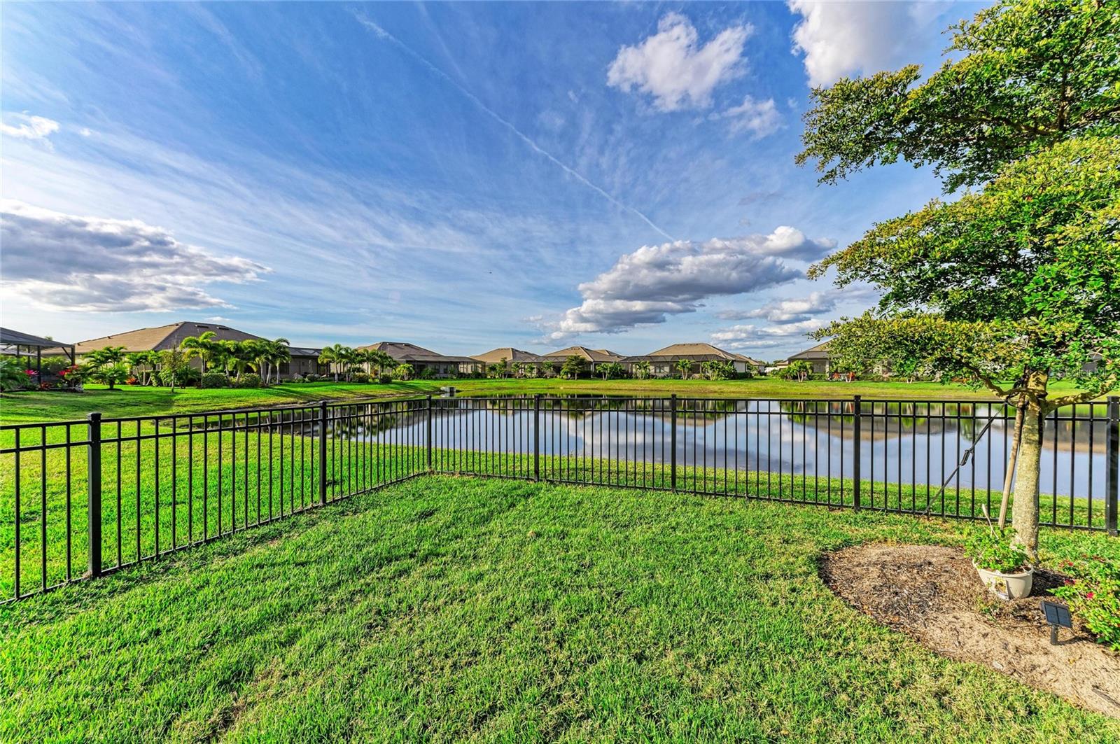 LORRAINE LAKES - Residential