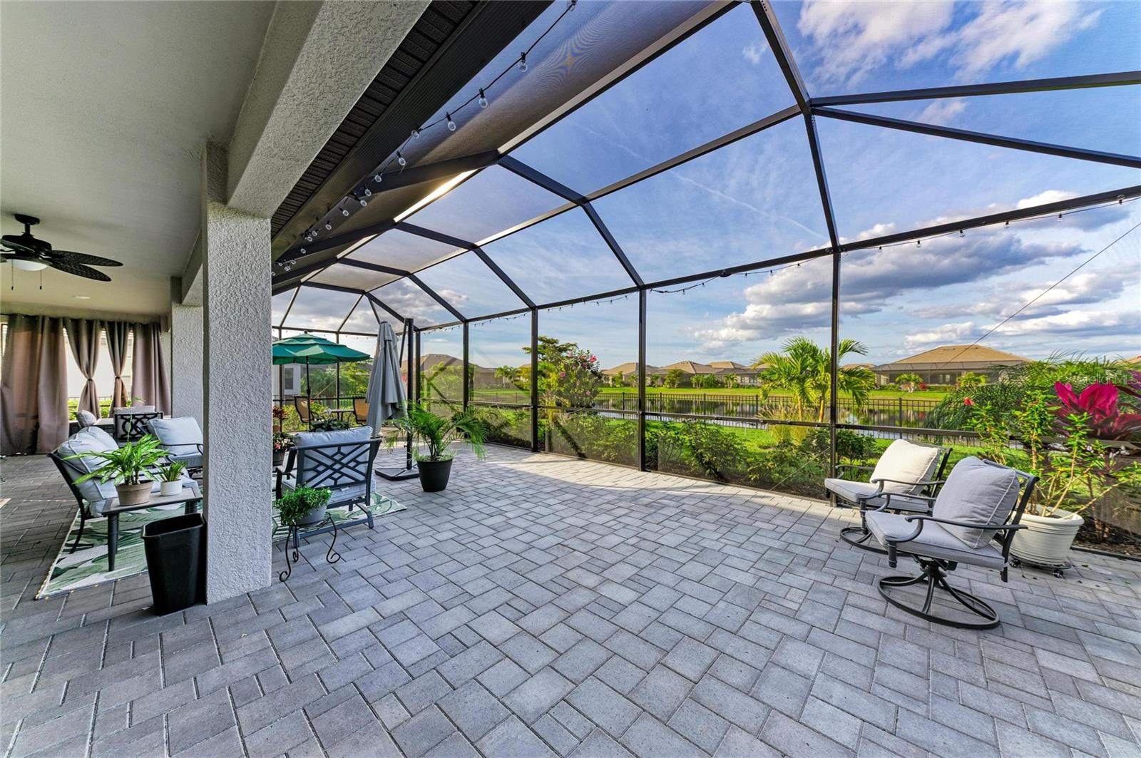 LORRAINE LAKES - Residential