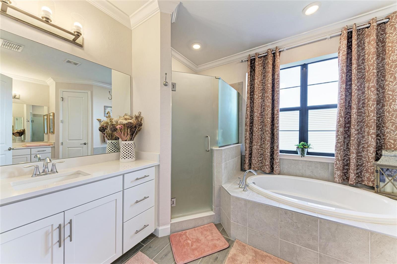 LORRAINE LAKES - Residential