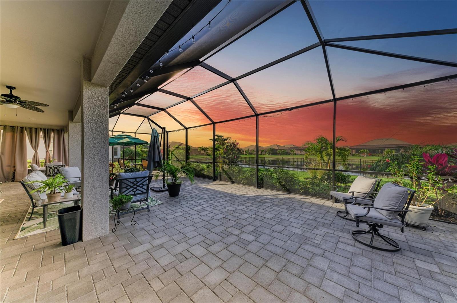 LORRAINE LAKES - Residential