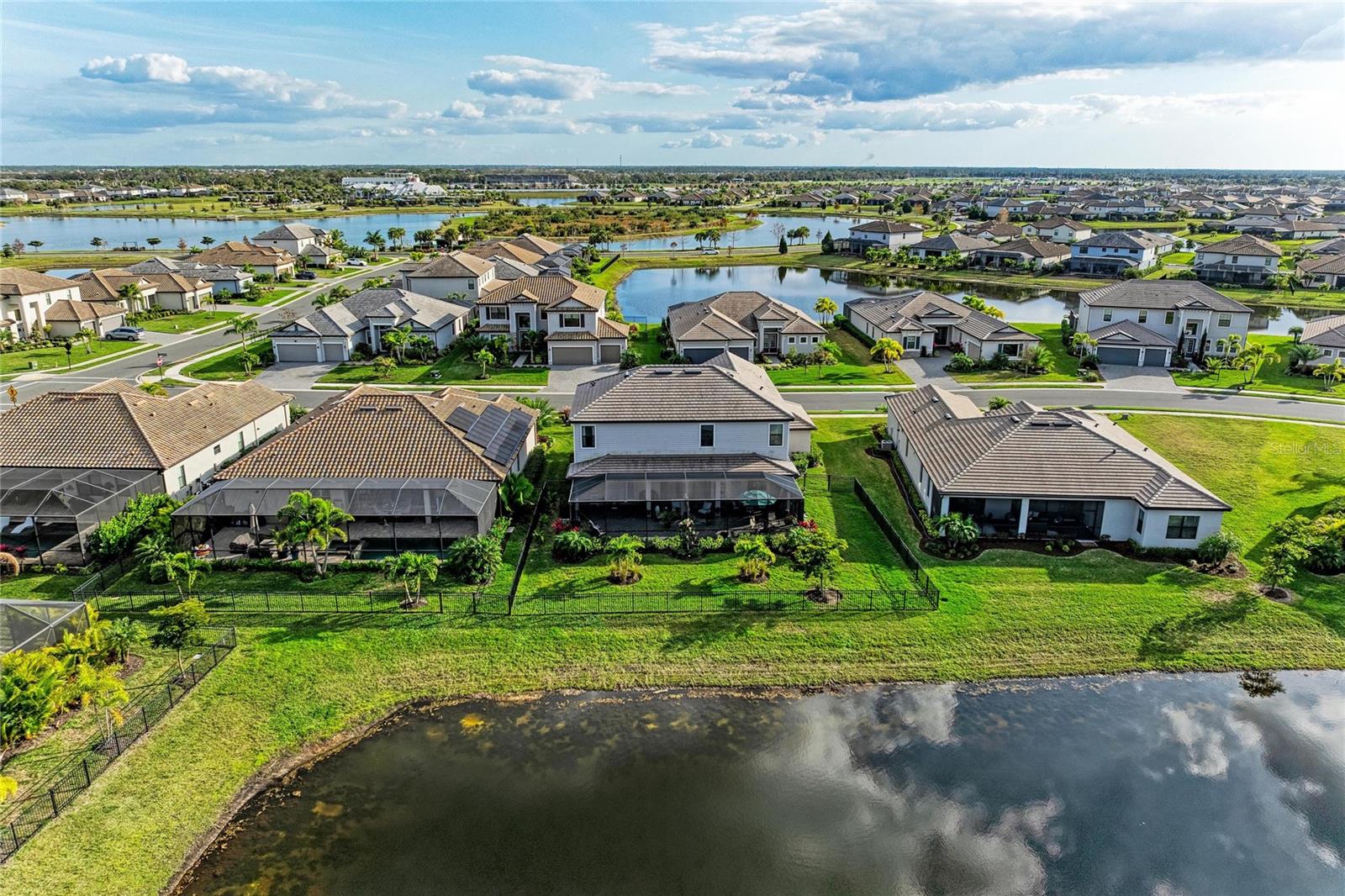 LORRAINE LAKES - Residential