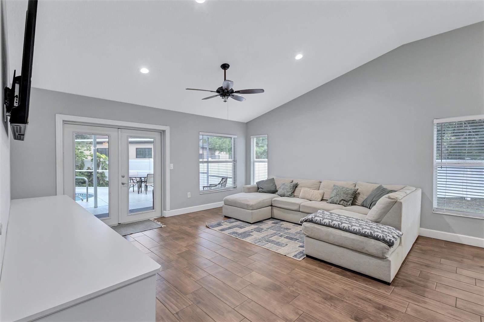 4909 6TH AVENUE E, BRADENTON, FL, 34208 4 4909 6TH AVENUE E