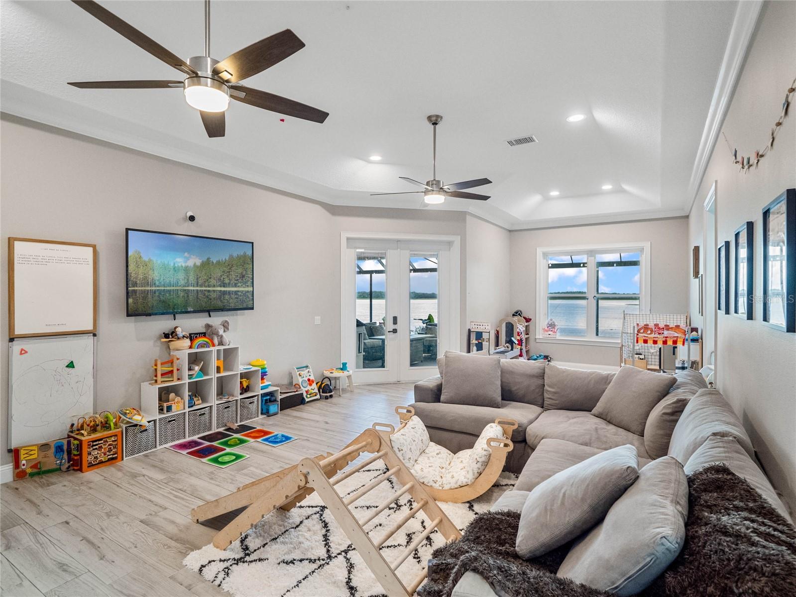 MAGNOLIA POINTE - Residential