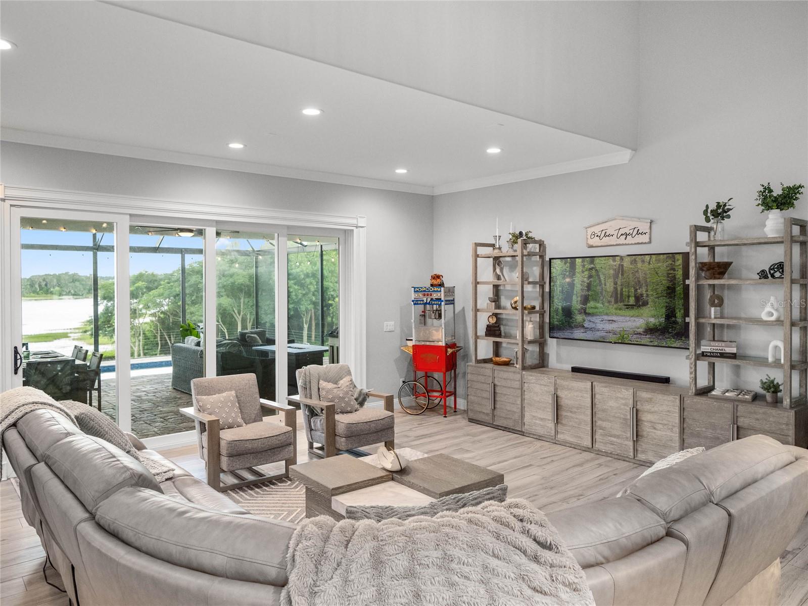 MAGNOLIA POINTE - Residential