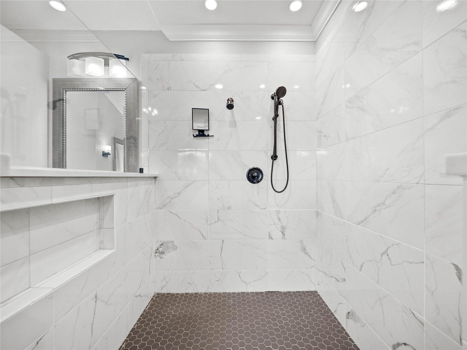 MAGNOLIA POINTE - Residential