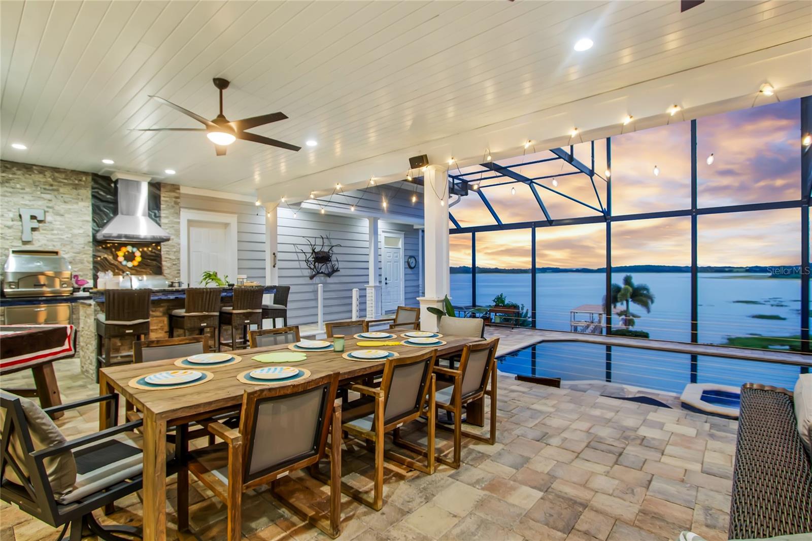 MAGNOLIA POINTE - Residential