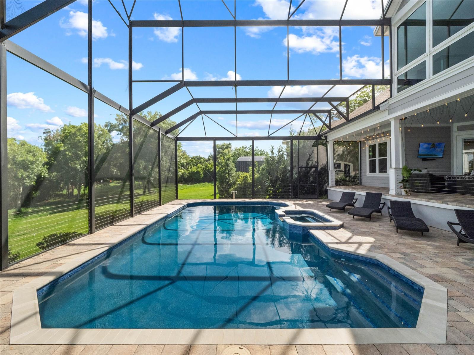 MAGNOLIA POINTE - Residential