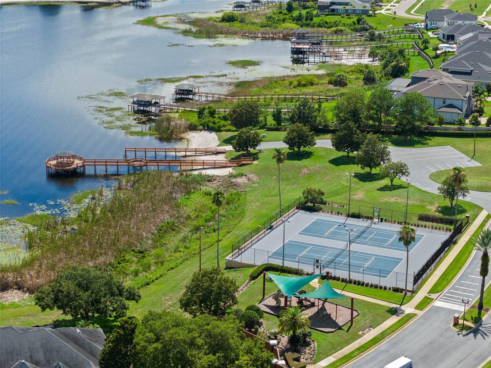 MAGNOLIA POINTE - Residential