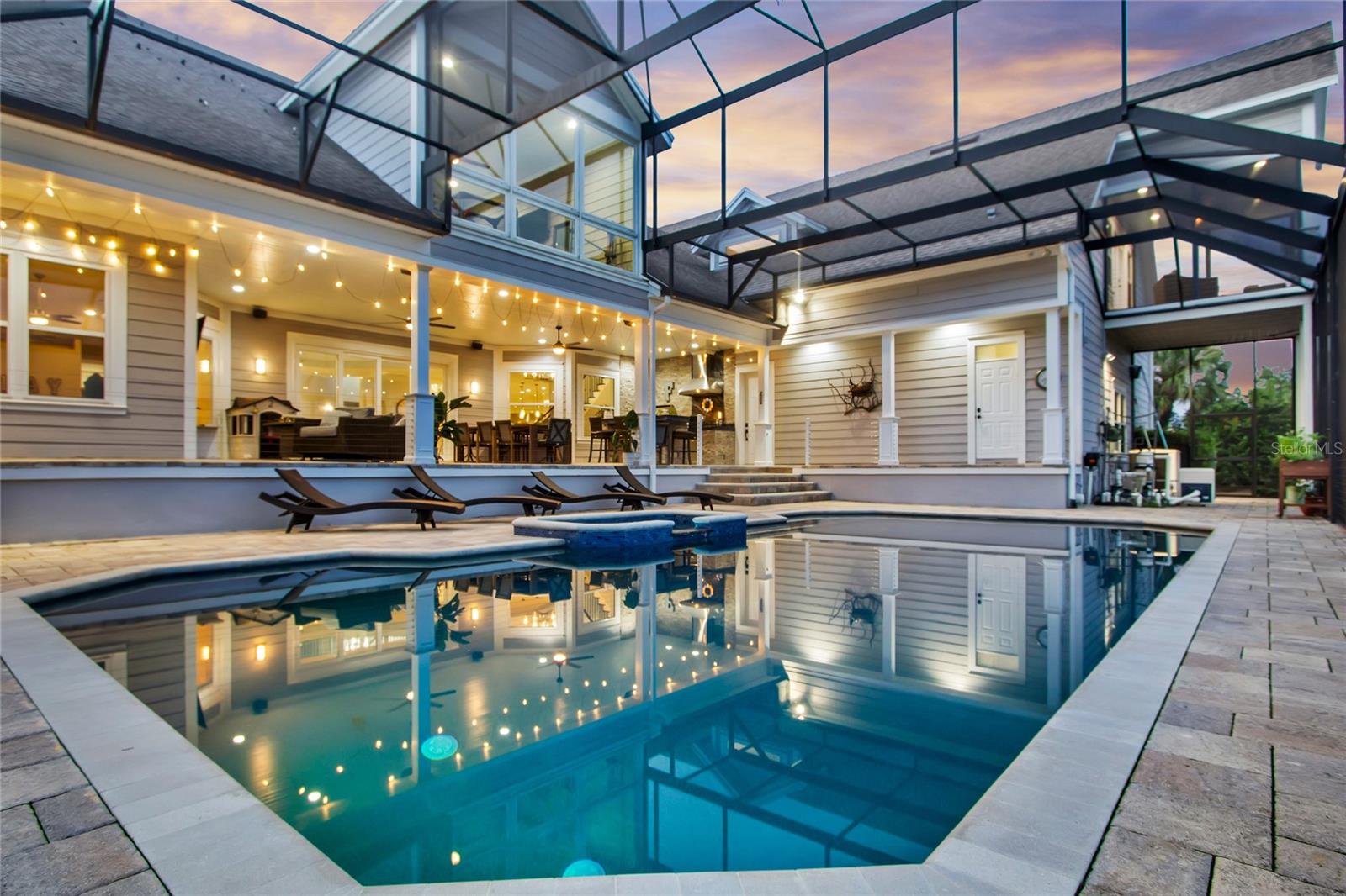 MAGNOLIA POINTE - Residential