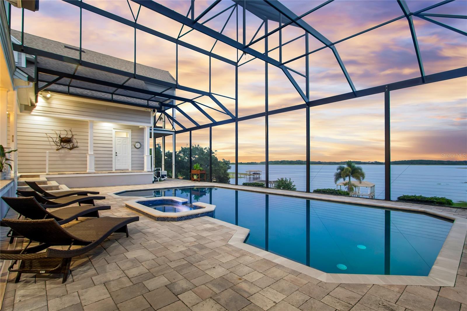 MAGNOLIA POINTE - Residential