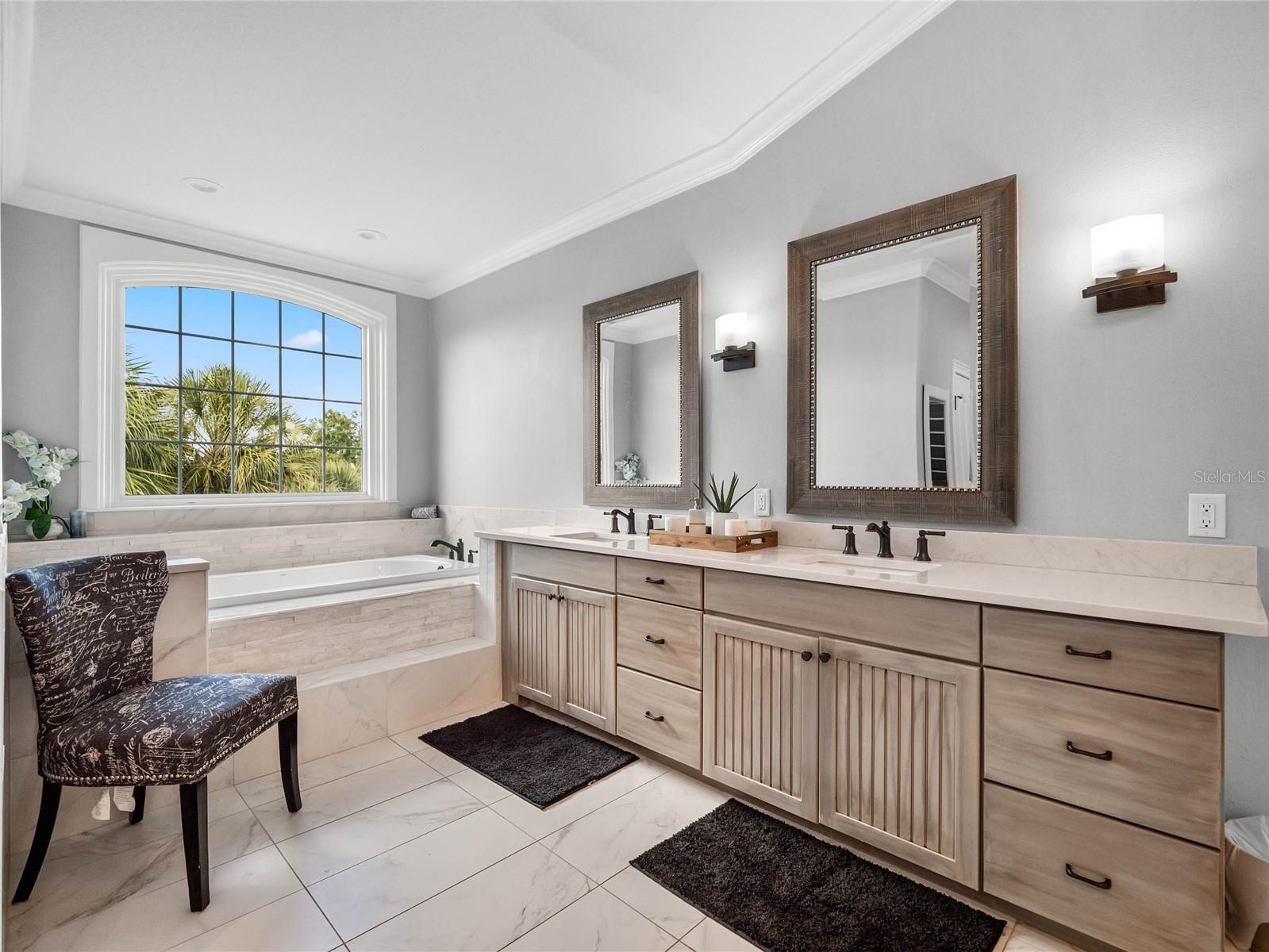 MAGNOLIA POINTE - Residential