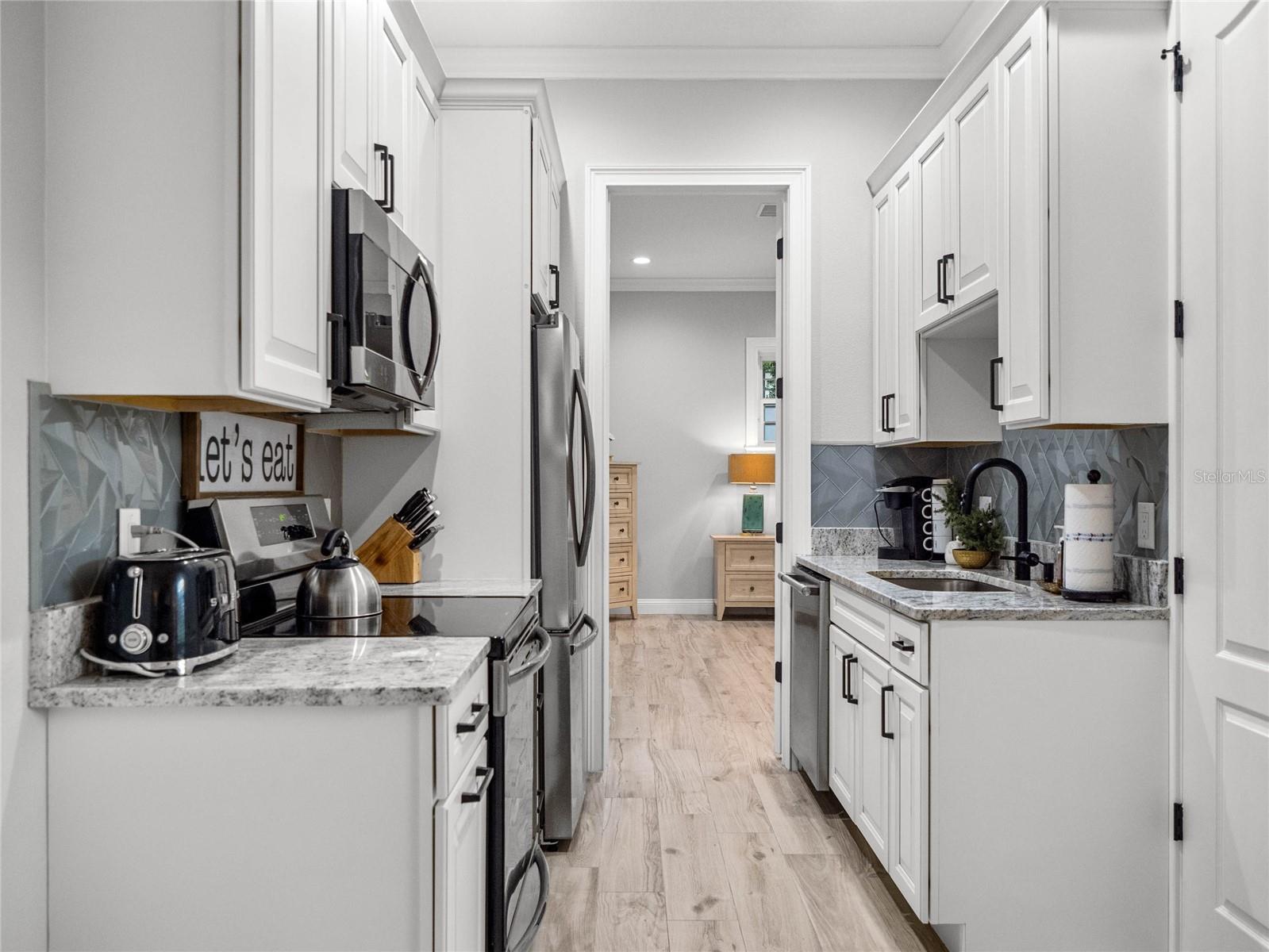 MAGNOLIA POINTE - Residential