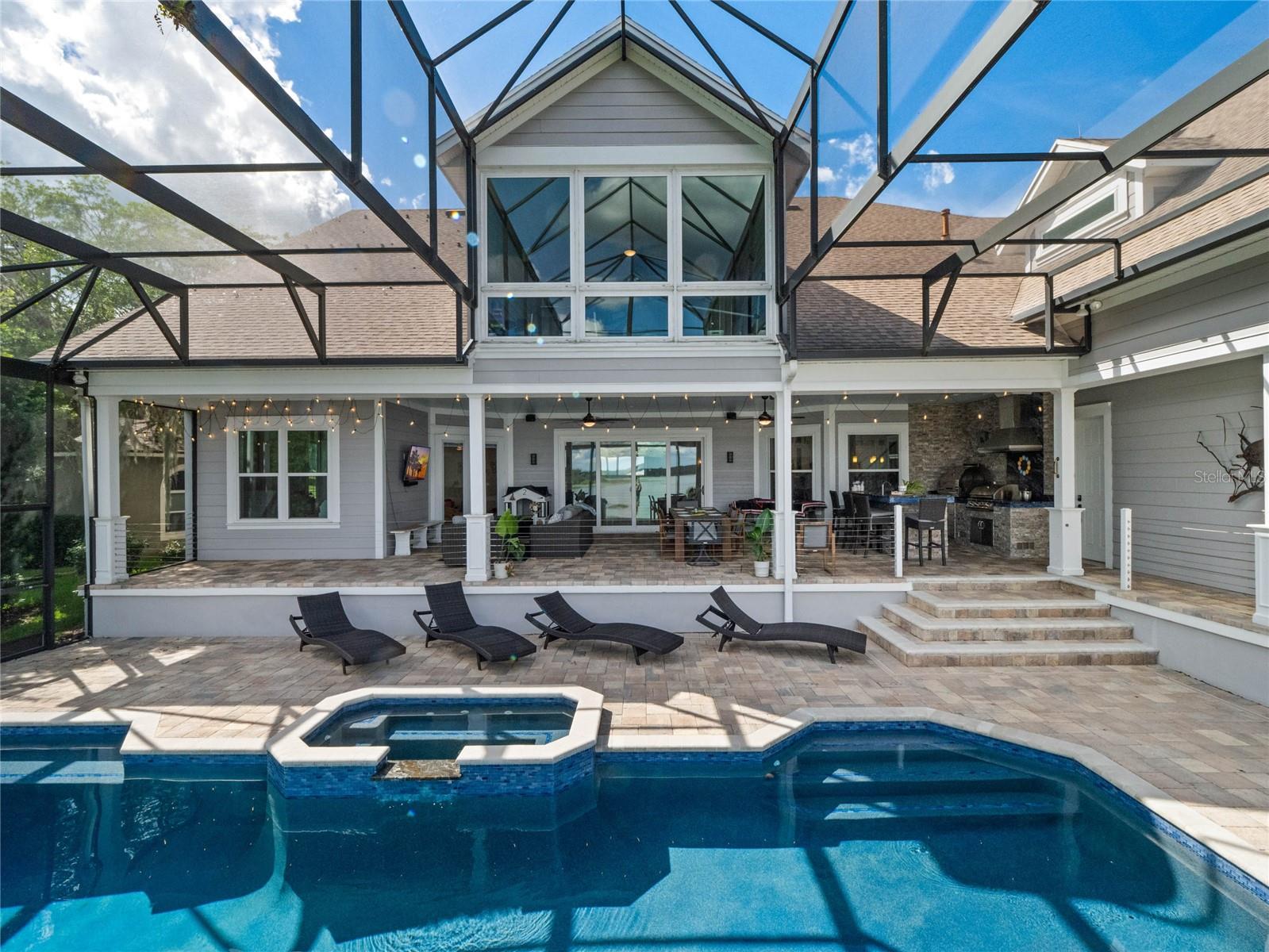 MAGNOLIA POINTE - Residential