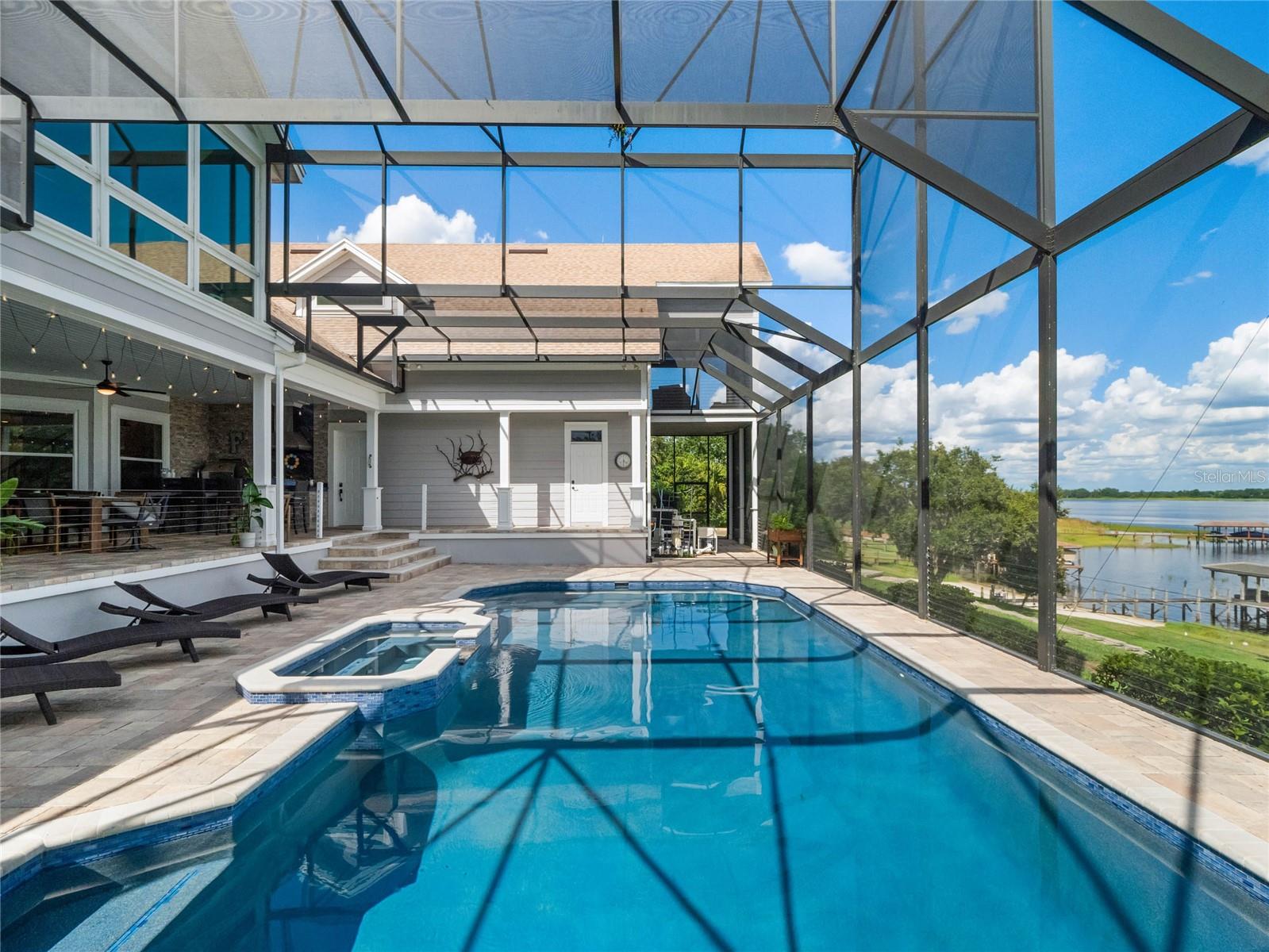 MAGNOLIA POINTE - Residential