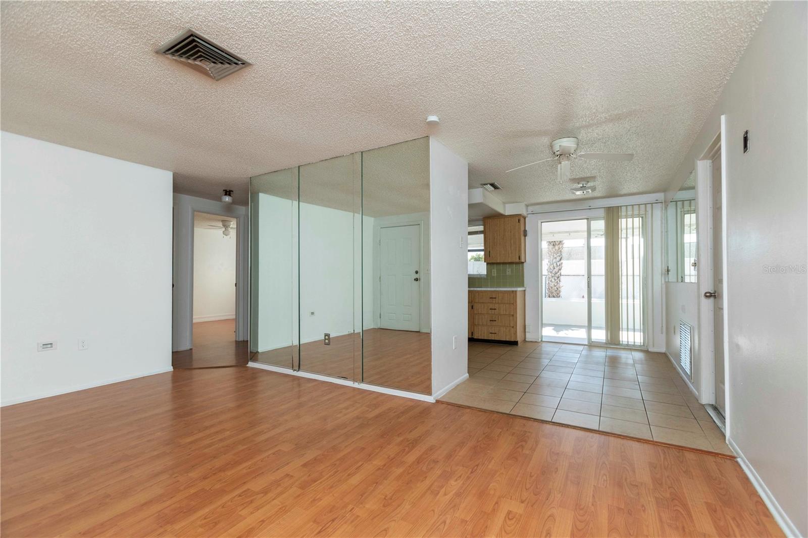 HILLANDALE - Residential