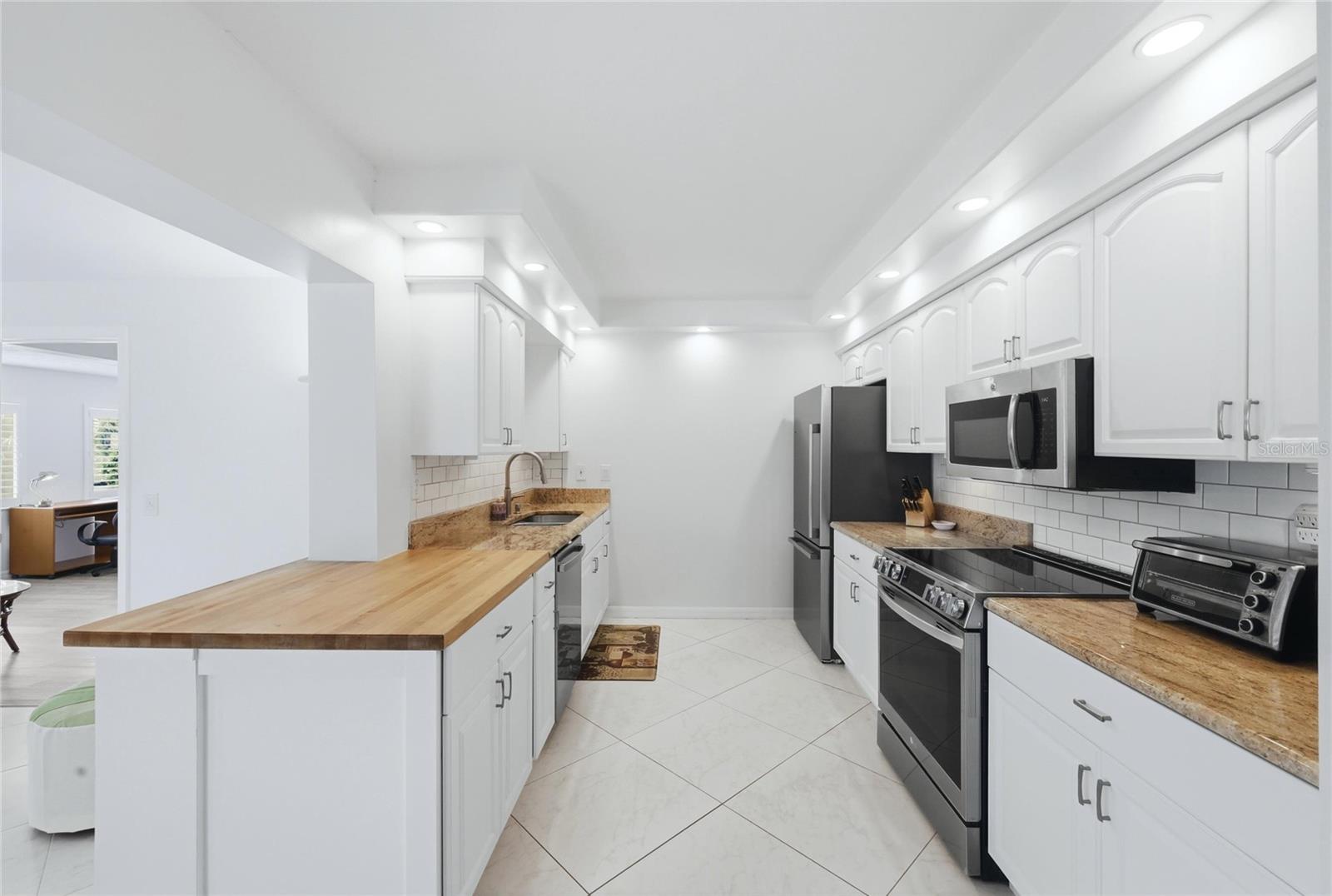 GROVE CITY SHORES - Residential