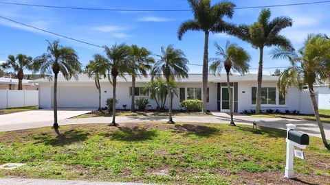Photo of 1959 Mississippi Avenue, Englewood, FL 34224 (MLS # D6146846)